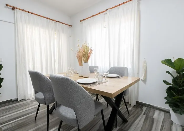 Beautiful Apartment In Harbour Paphos, Central & Close To Beach